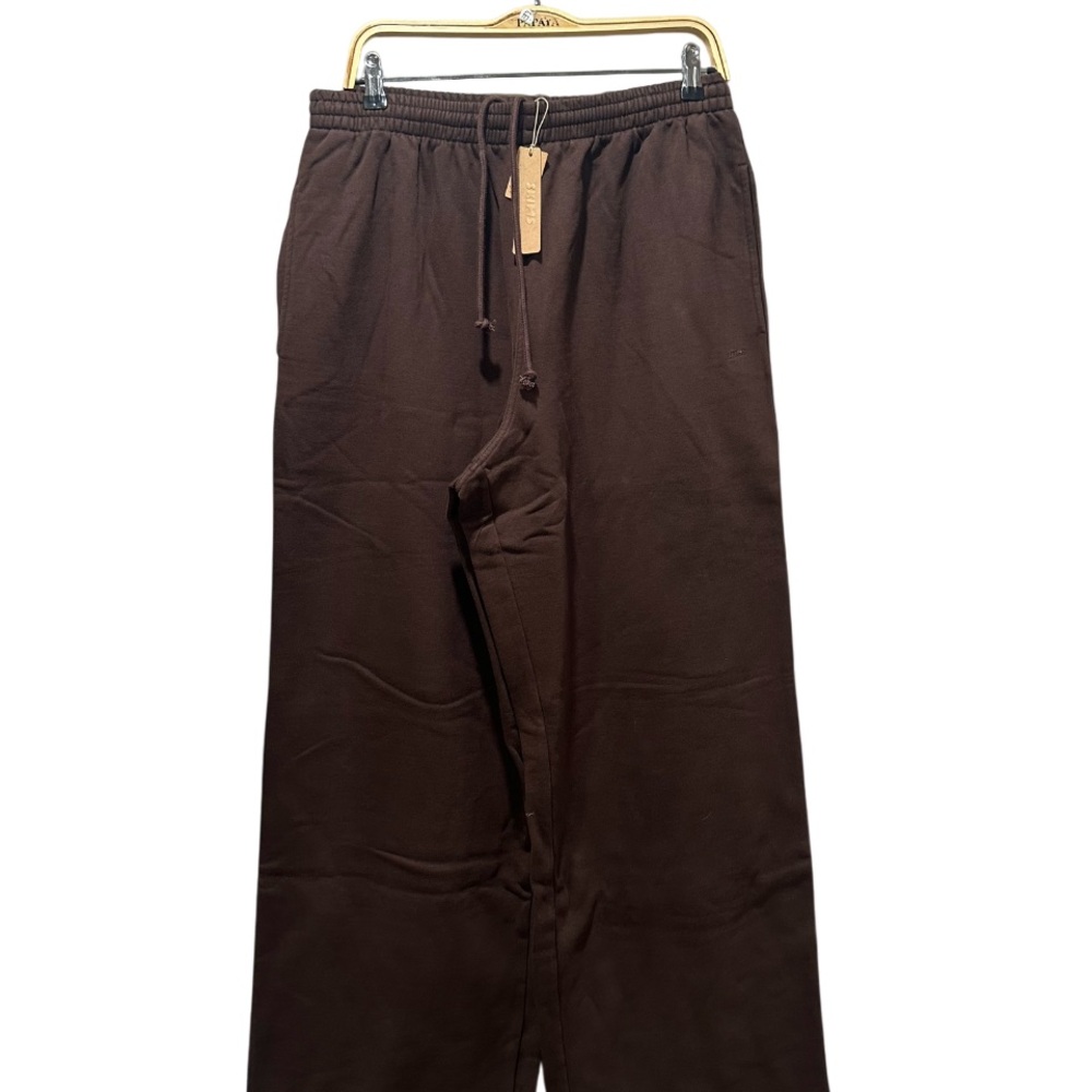 Skims fleece baggy sweatpants color espresso